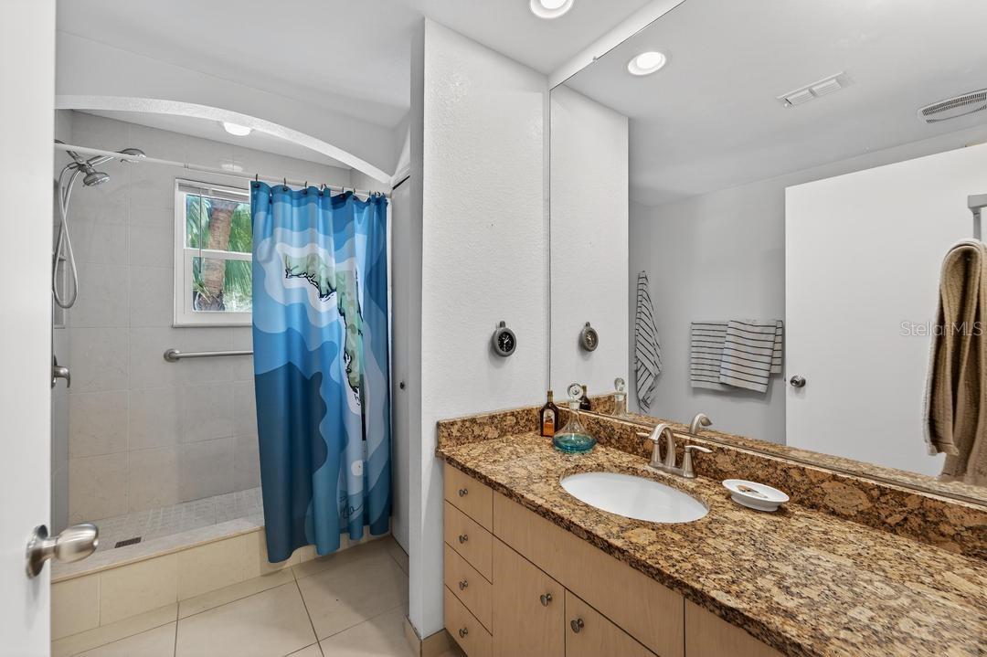 MADISON AT ST PETE - Residential