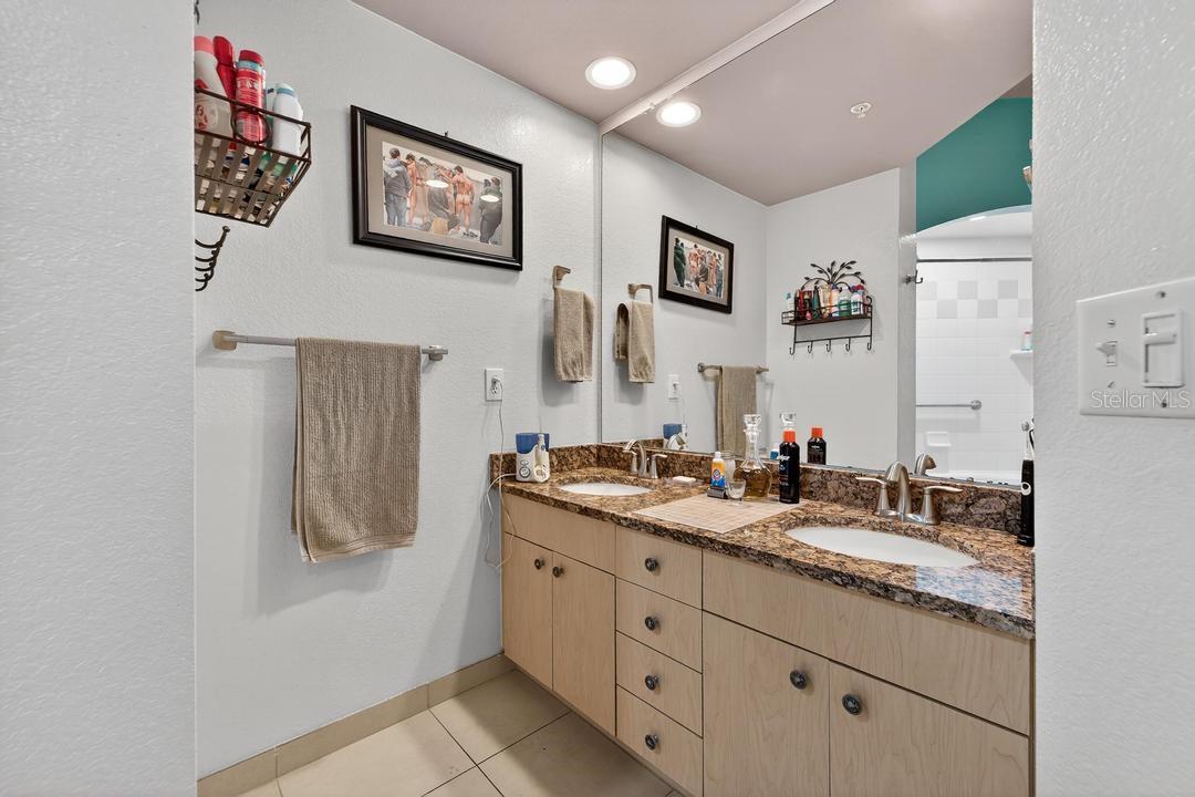 MADISON AT ST PETE - Residential