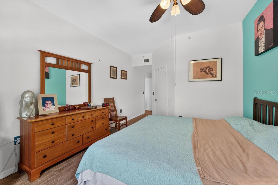 MADISON AT ST PETE - Residential