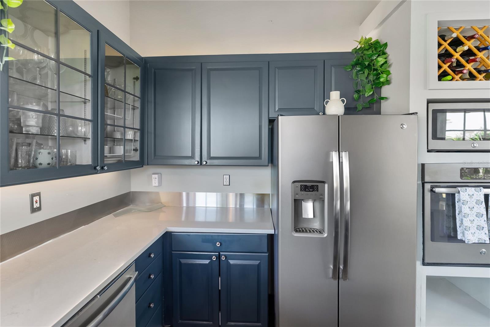 SOUTH VENICE - Residential