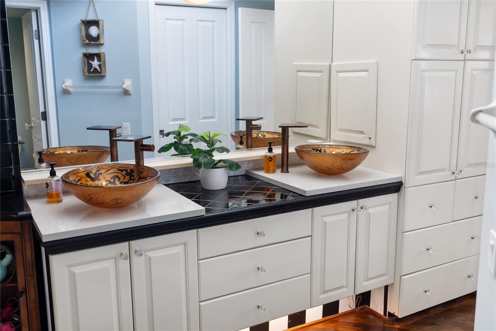 SOUTH VENICE - Residential