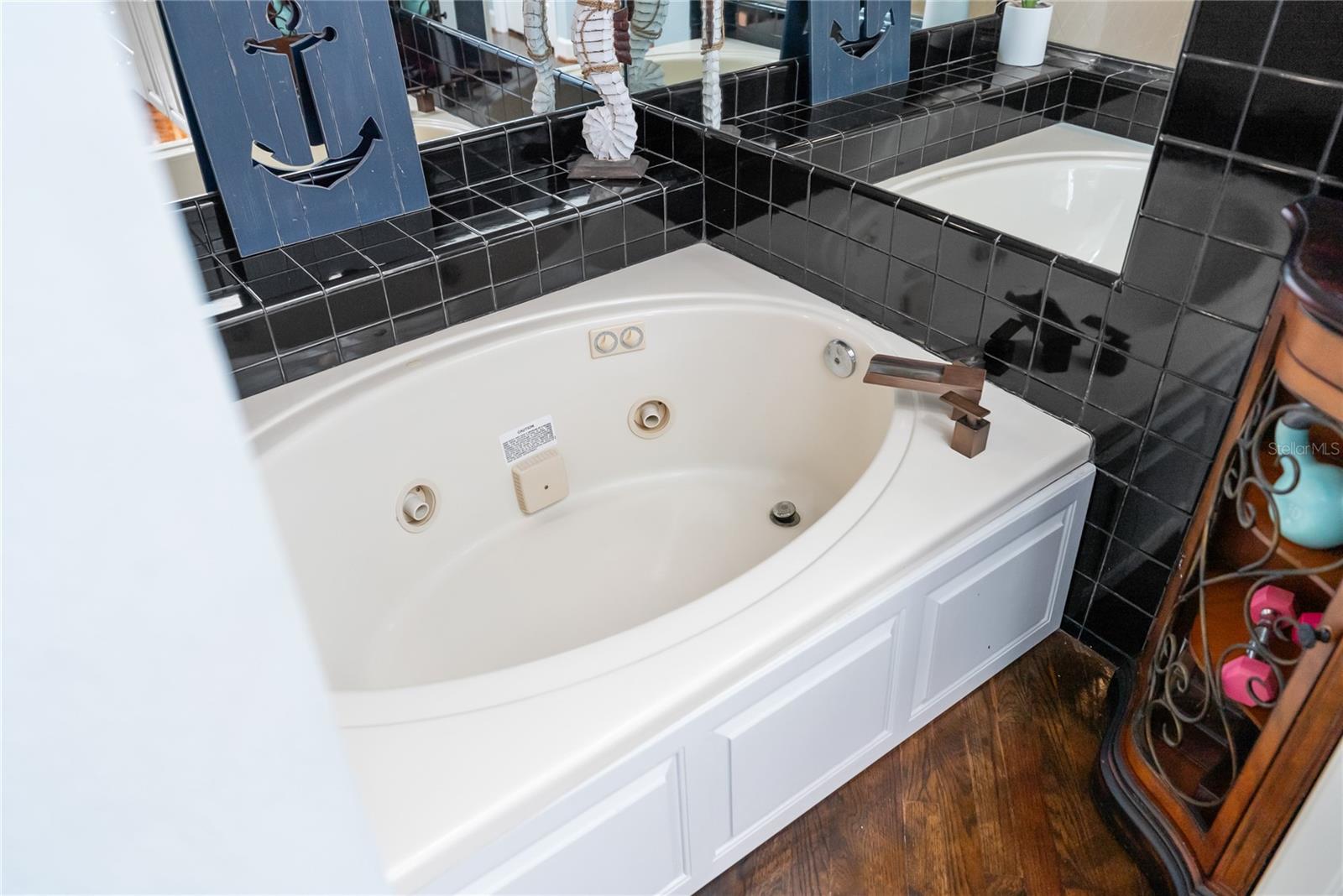 SOUTH VENICE - Residential