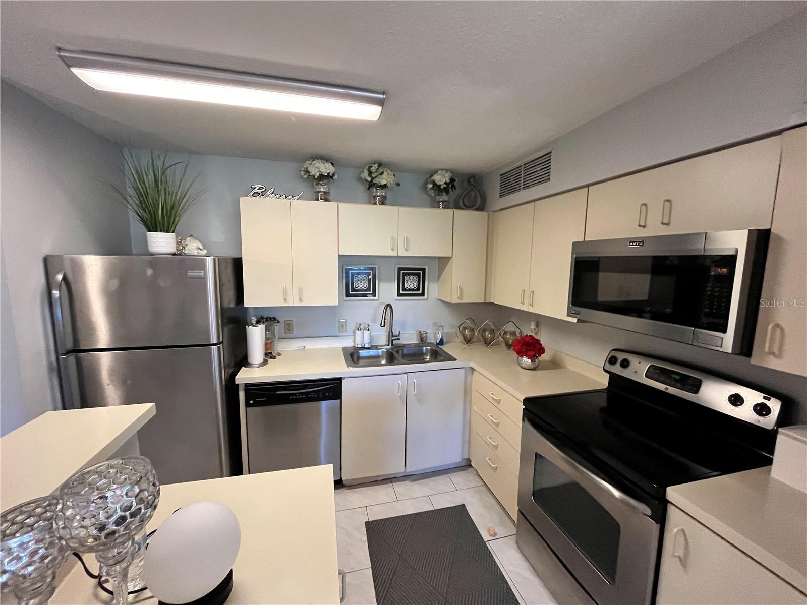 LAKEWOOD PARK A CONDO - Residential