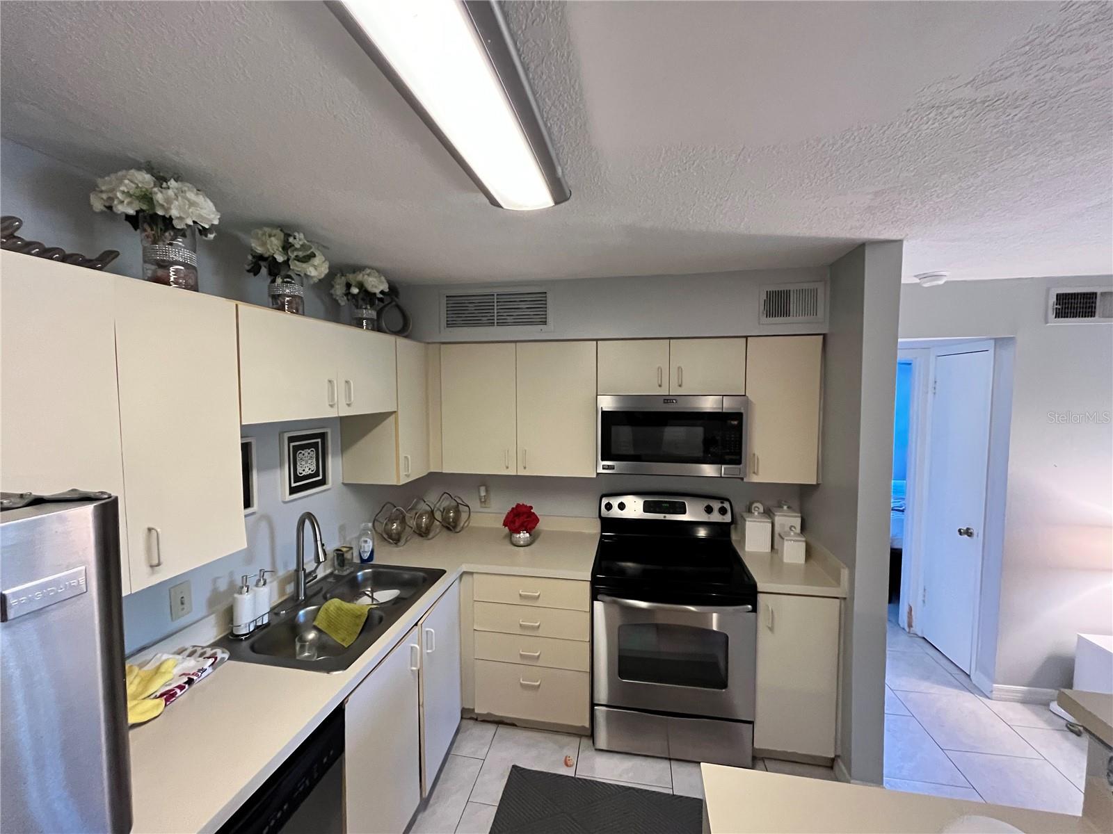 LAKEWOOD PARK A CONDO - Residential