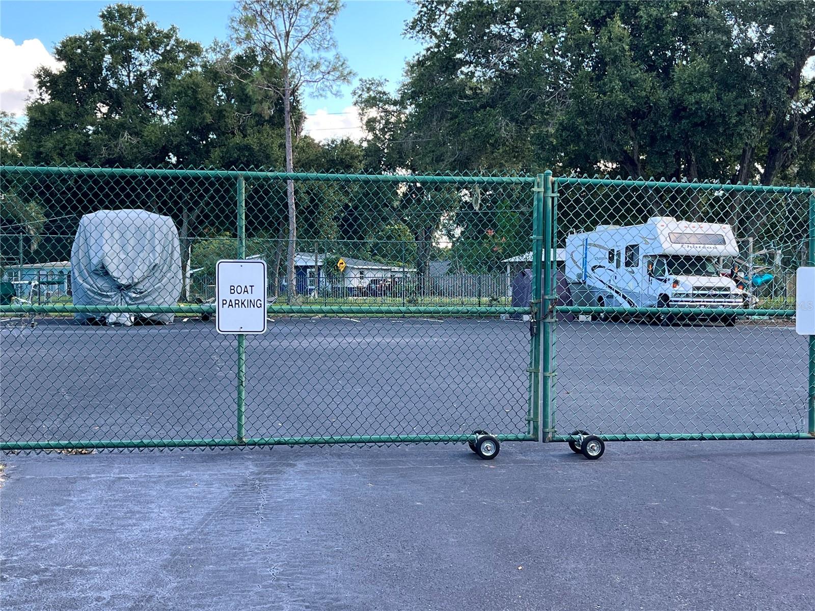 LAKEWOOD PARK A CONDO - Residential