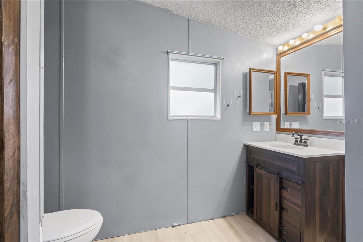 HOLIDAY FARMS - Residential