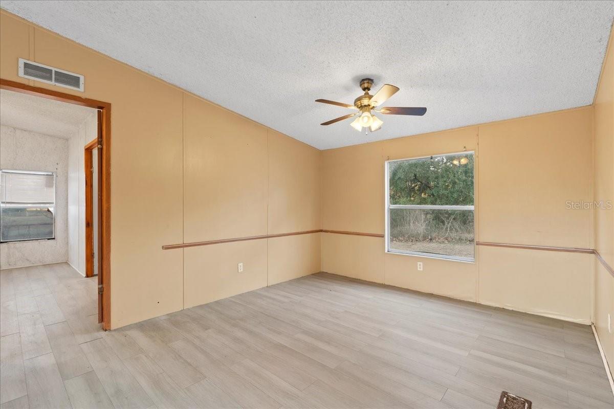 HOLIDAY FARMS - Residential