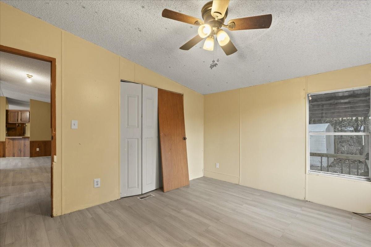 HOLIDAY FARMS - Residential