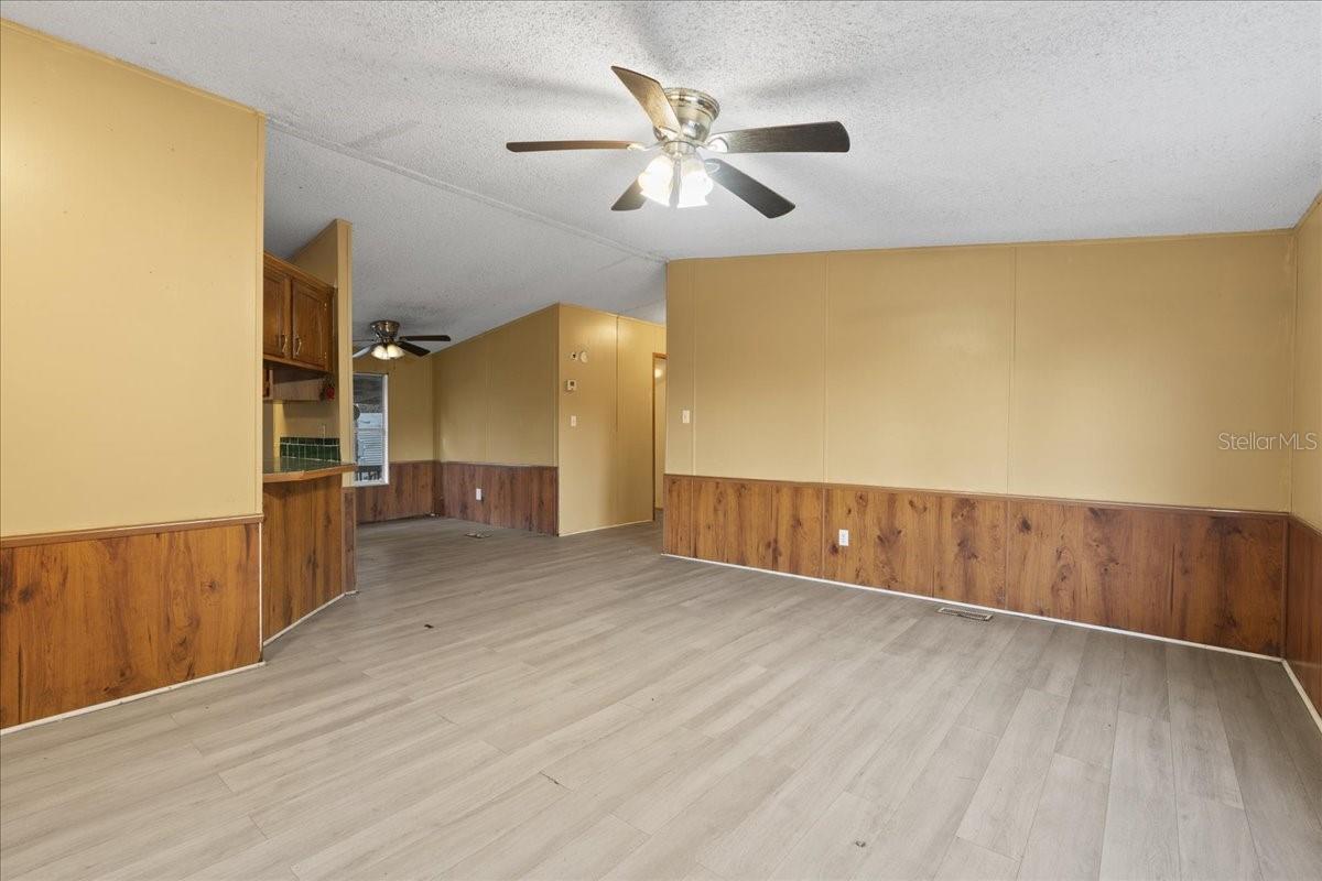 HOLIDAY FARMS - Residential