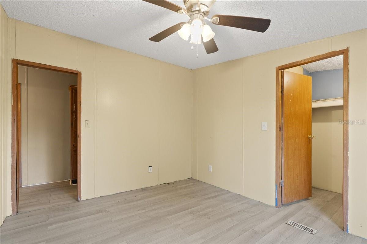 HOLIDAY FARMS - Residential