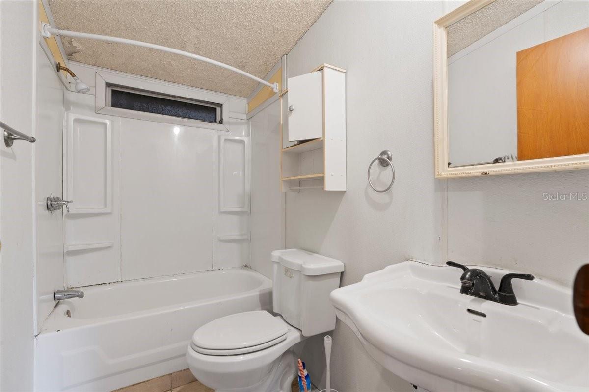 HOLIDAY FARMS - Residential