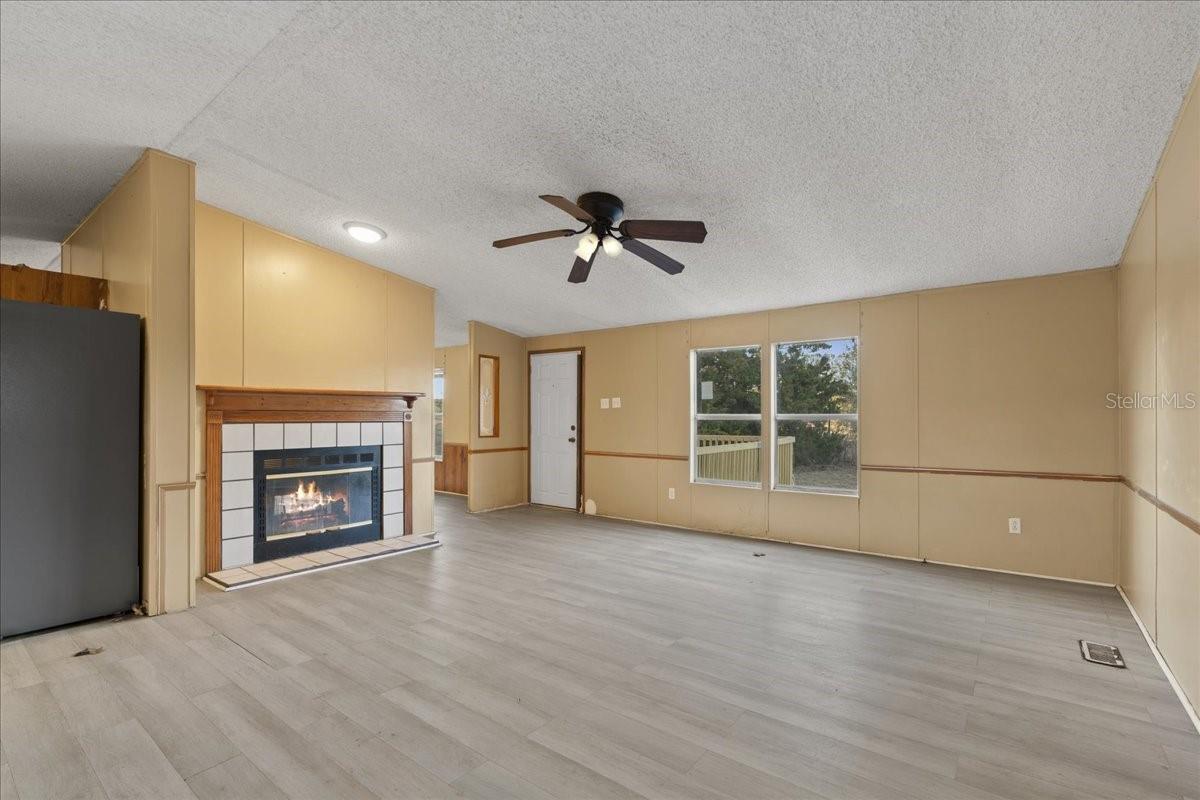 HOLIDAY FARMS - Residential