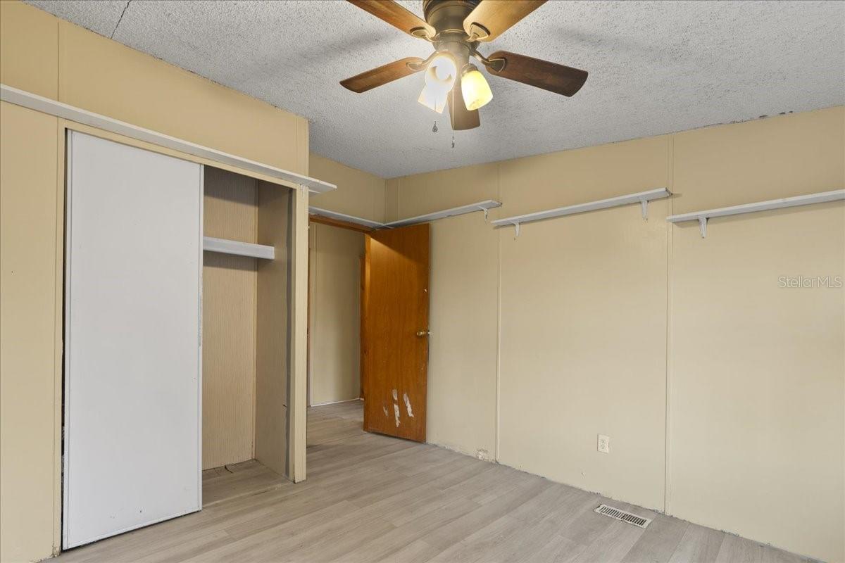 HOLIDAY FARMS - Residential