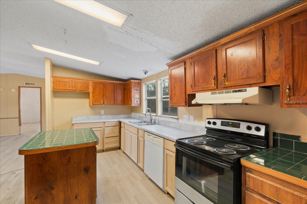 HOLIDAY FARMS - Residential