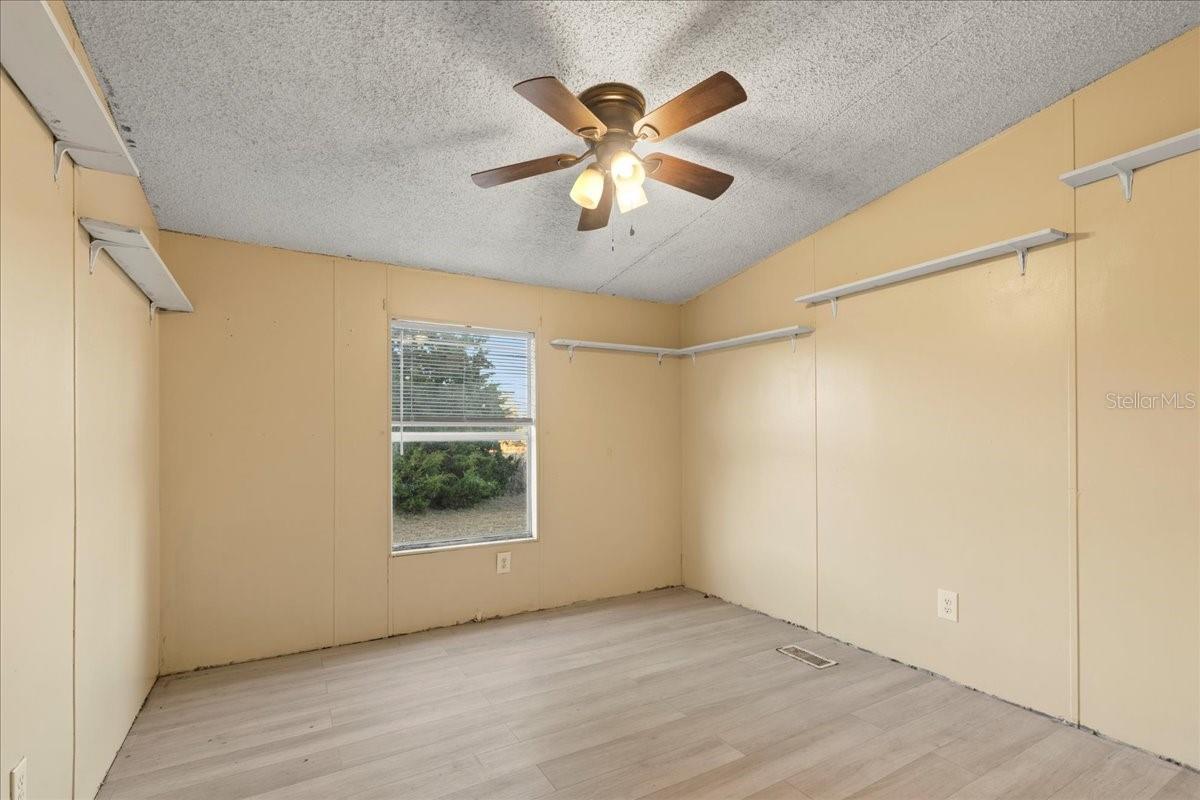 HOLIDAY FARMS - Residential