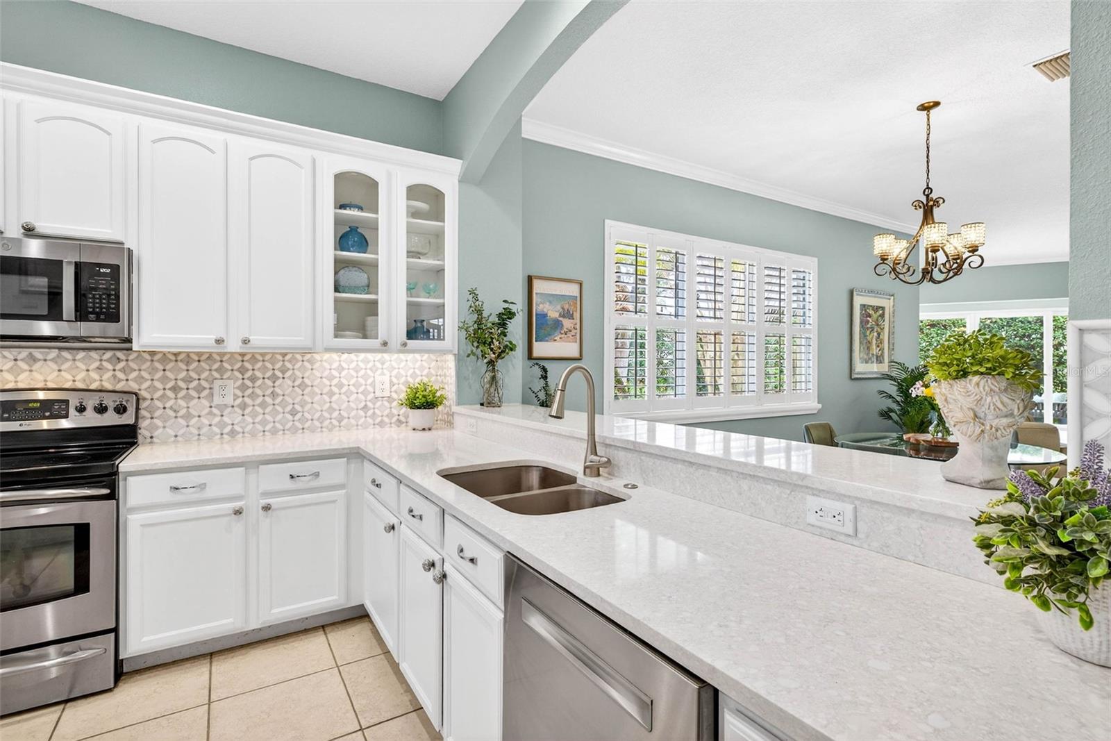 RIVER HILLS COUNTRY CLUB / FAIRWAY ONE - Residential