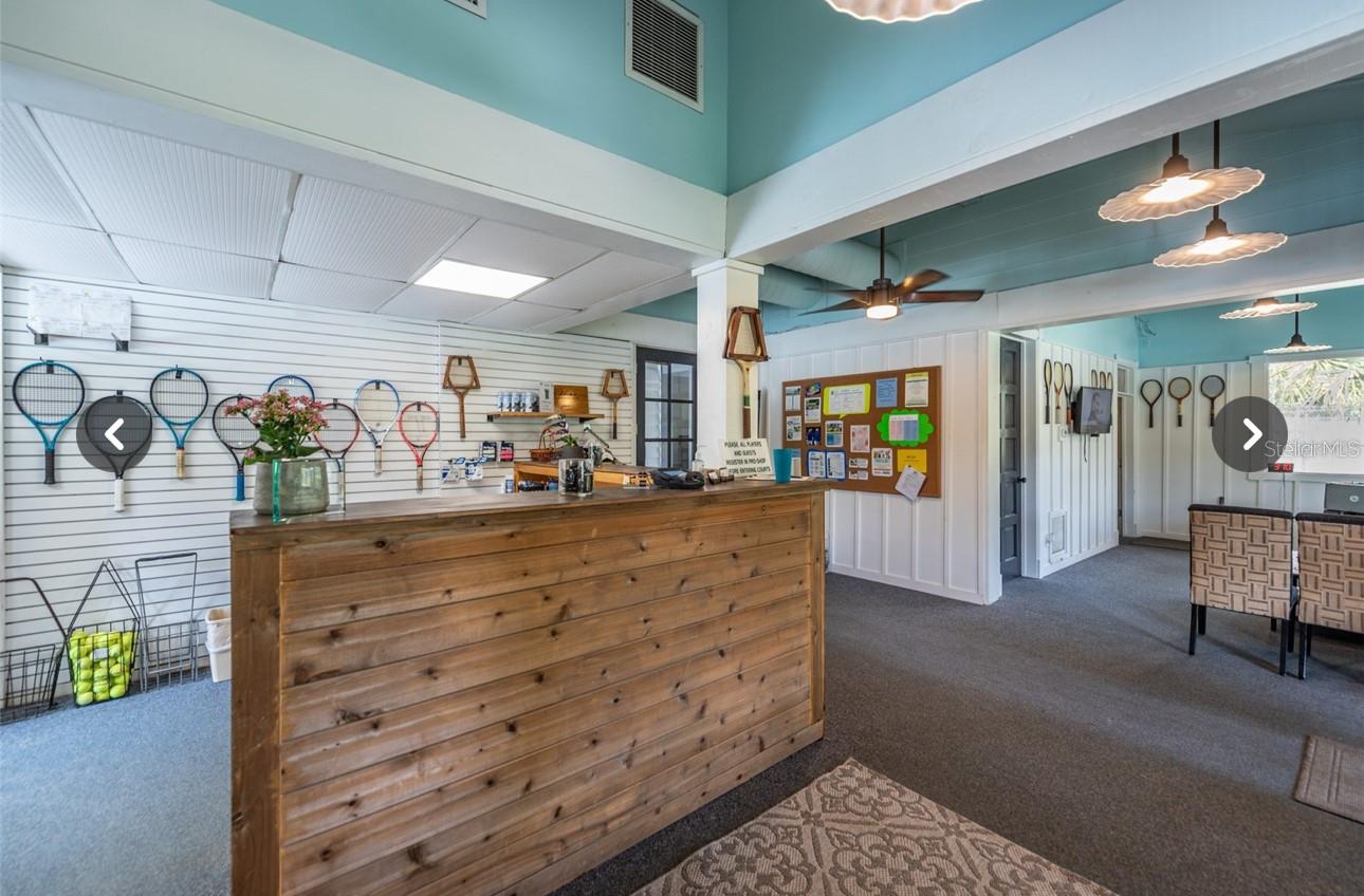 RIVER HILLS COUNTRY CLUB / FAIRWAY ONE - Residential