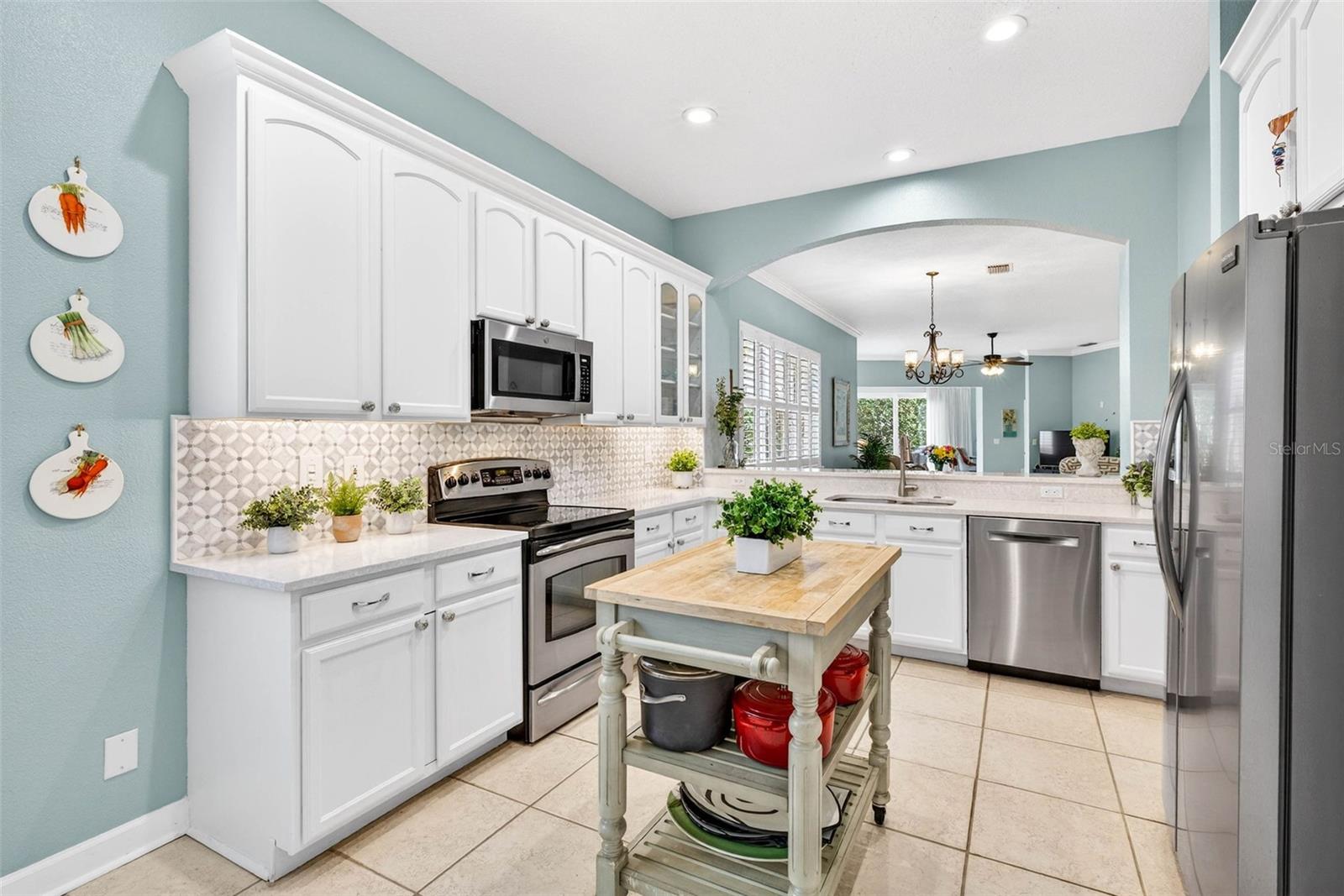 RIVER HILLS COUNTRY CLUB / FAIRWAY ONE - Residential