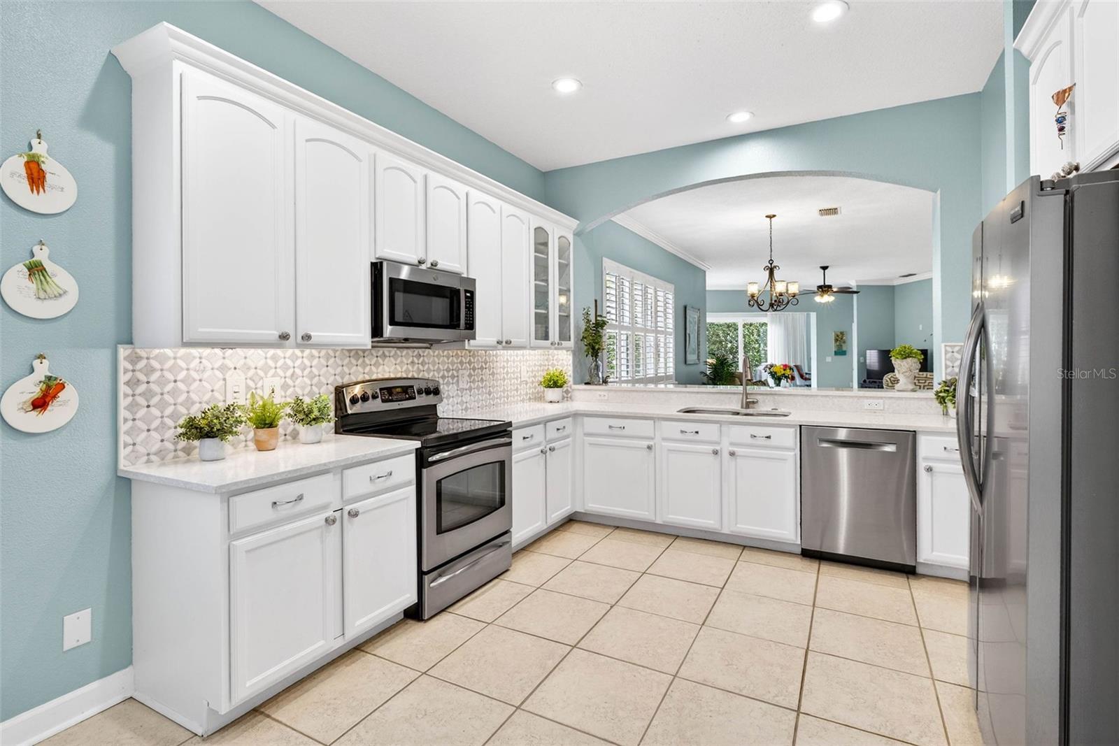 RIVER HILLS COUNTRY CLUB / FAIRWAY ONE - Residential