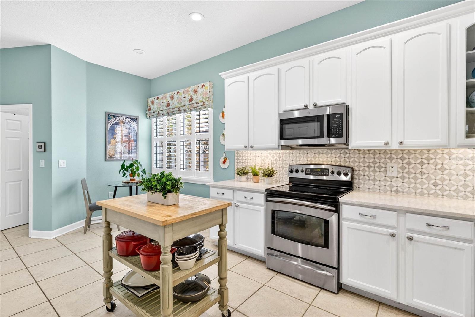 RIVER HILLS COUNTRY CLUB / FAIRWAY ONE - Residential