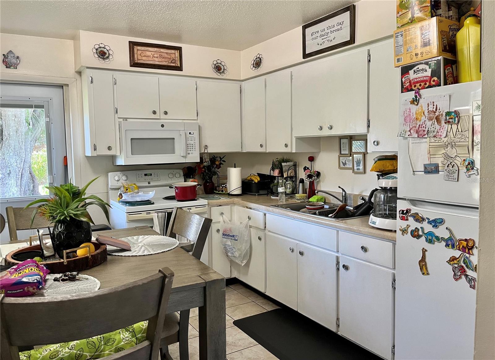 2711-2713 47TH AVENUE W