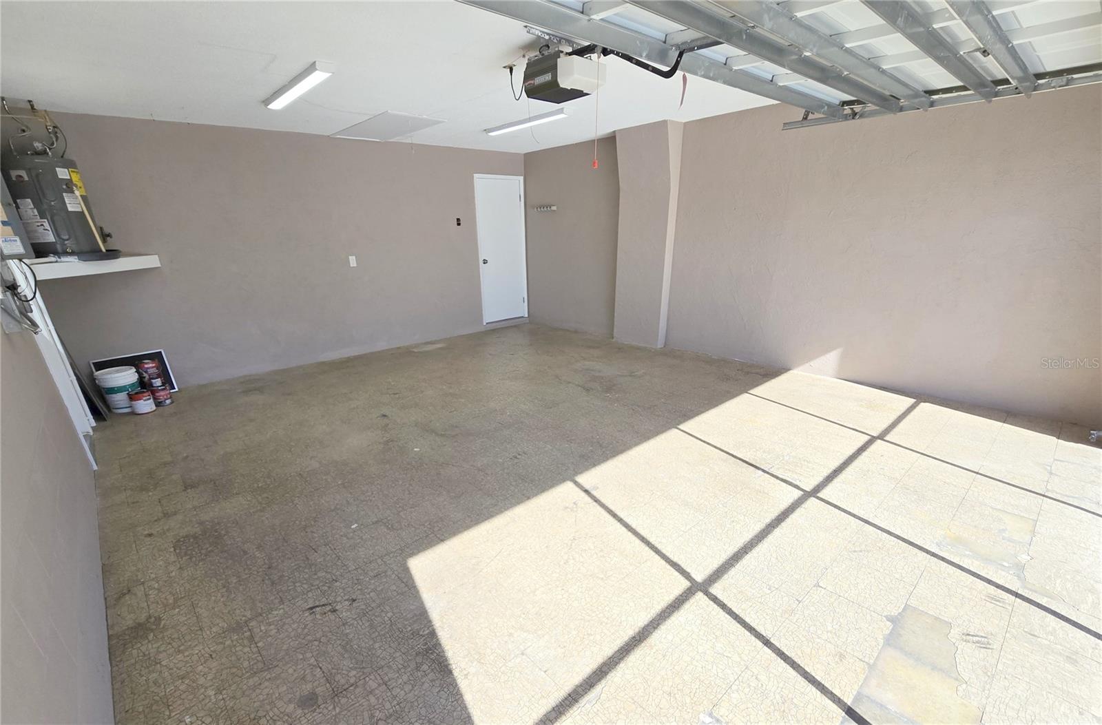 EXECUTIVE WOODS - Residential