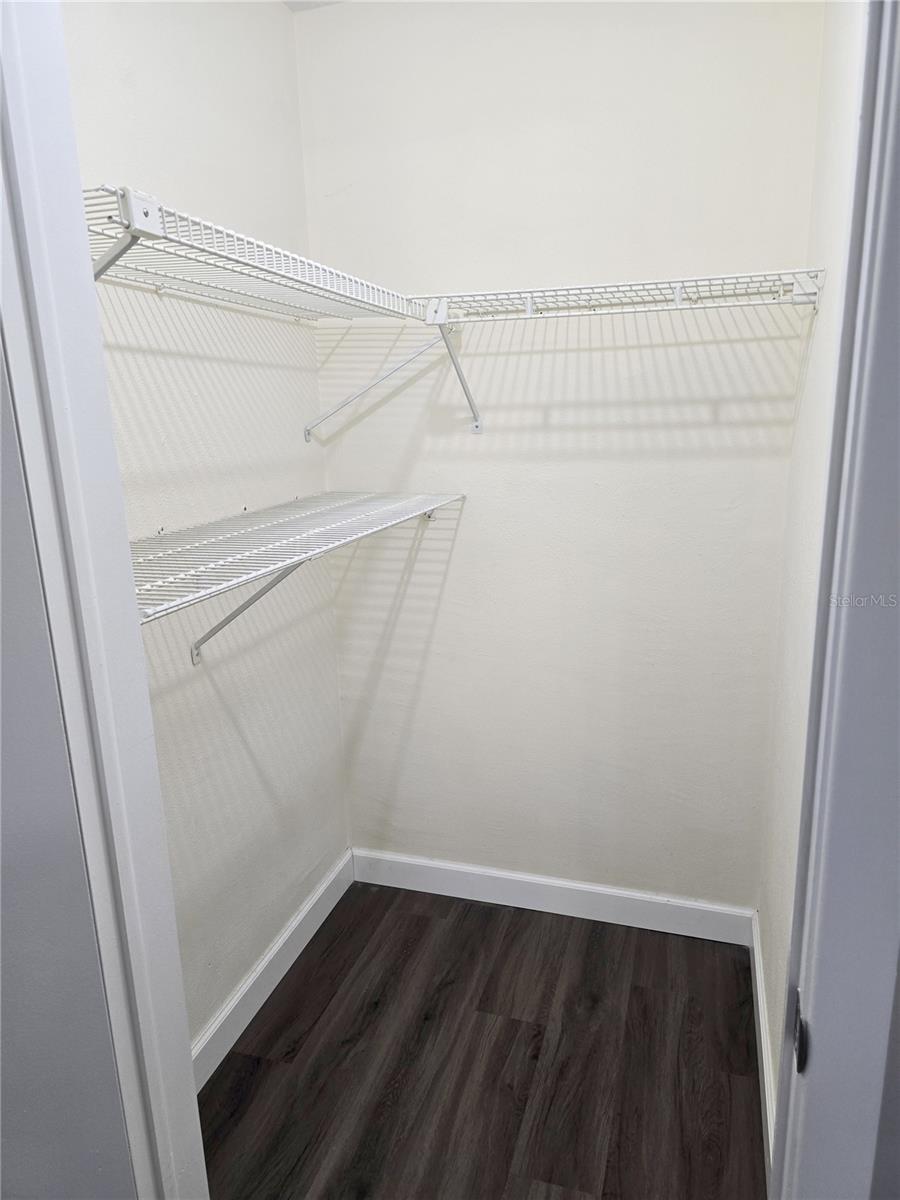 EXECUTIVE WOODS - Residential