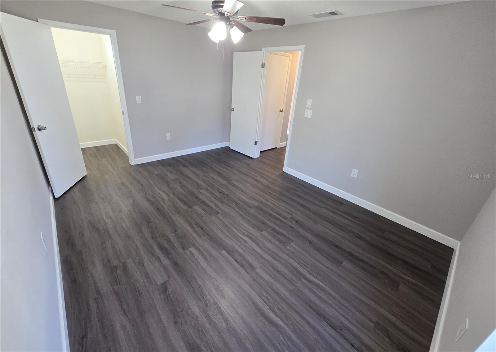 EXECUTIVE WOODS - Residential