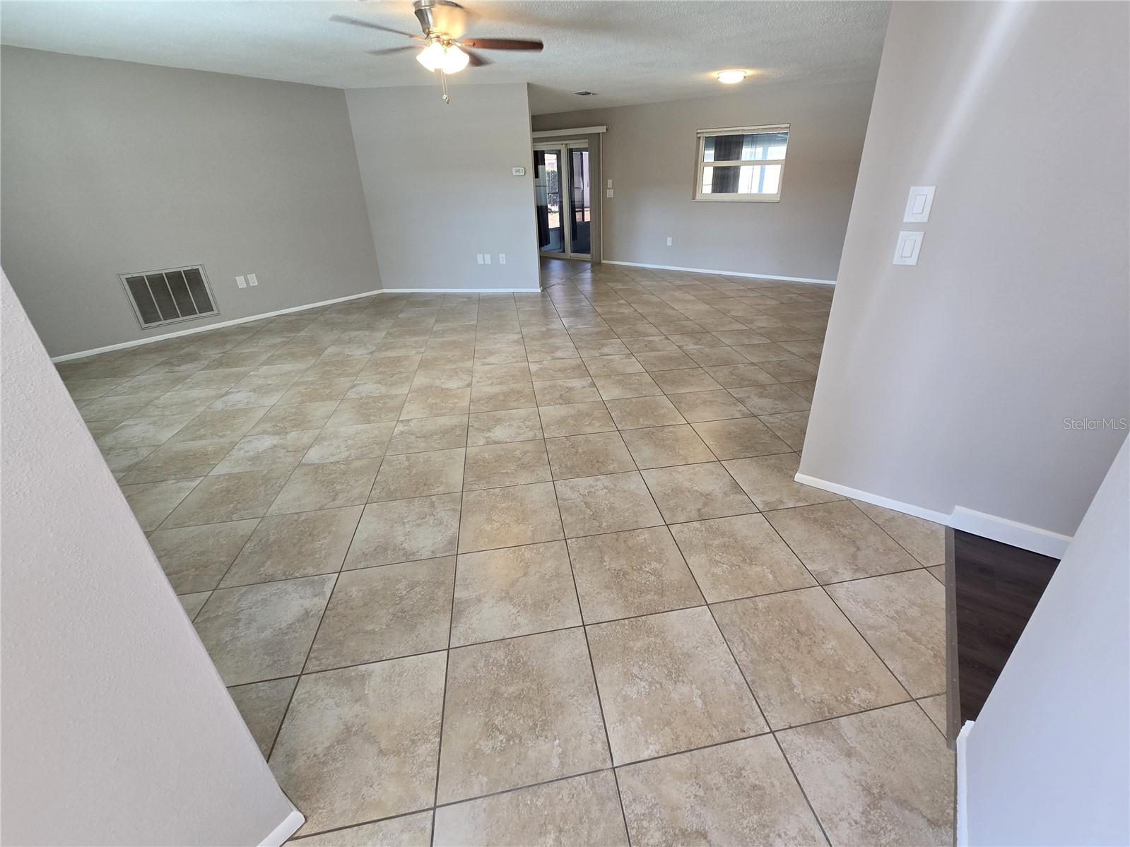 EXECUTIVE WOODS - Residential