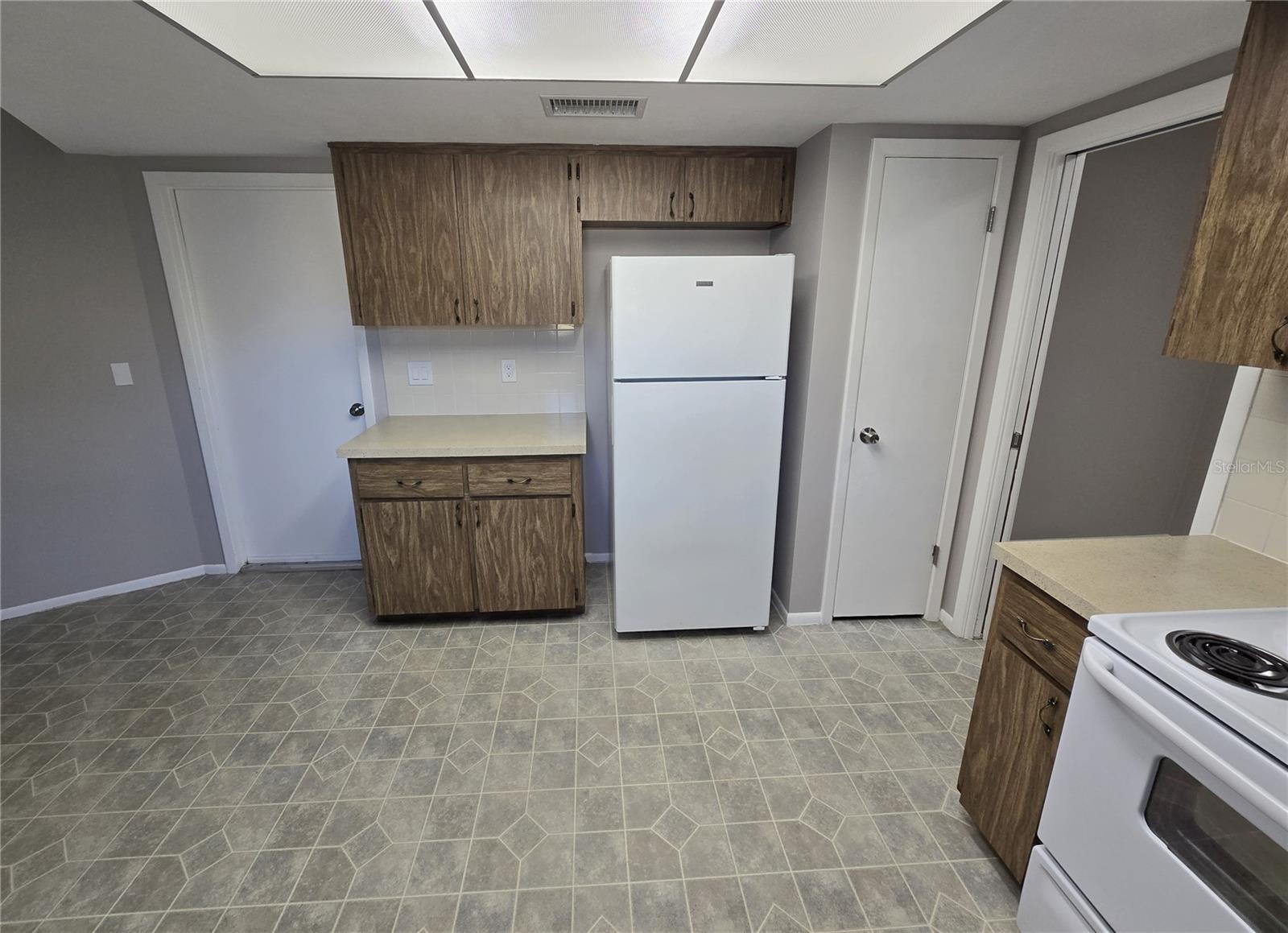 EXECUTIVE WOODS - Residential