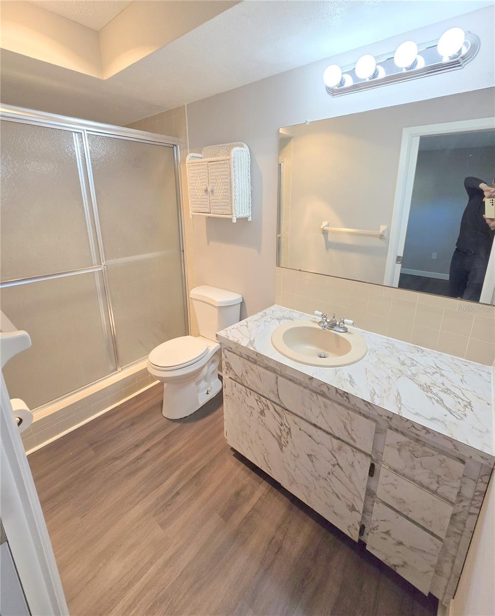 EXECUTIVE WOODS - Residential