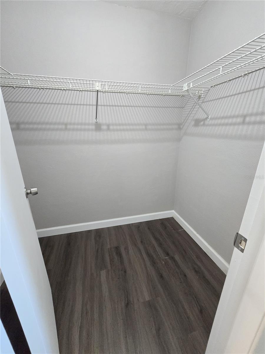 EXECUTIVE WOODS - Residential