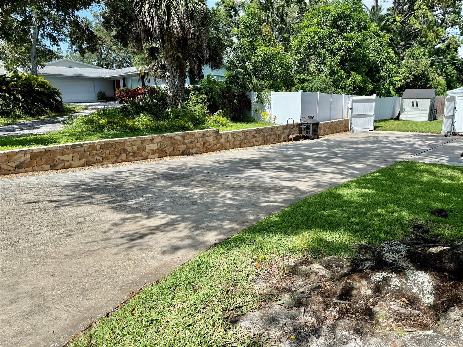 1135 FOUNTAINHEAD DRIVE