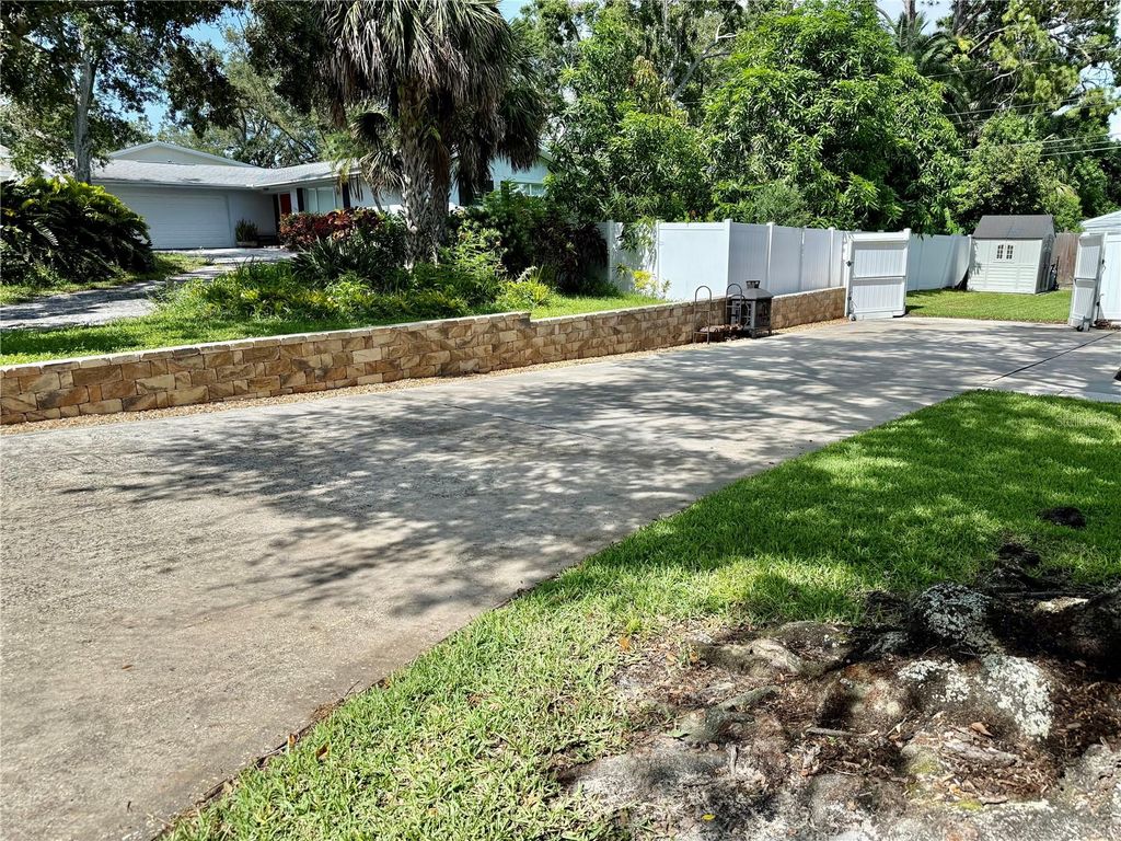 Photo of 1135 Fountainhead Drive, Largo, FL 33770 (MLS # TB8405120)