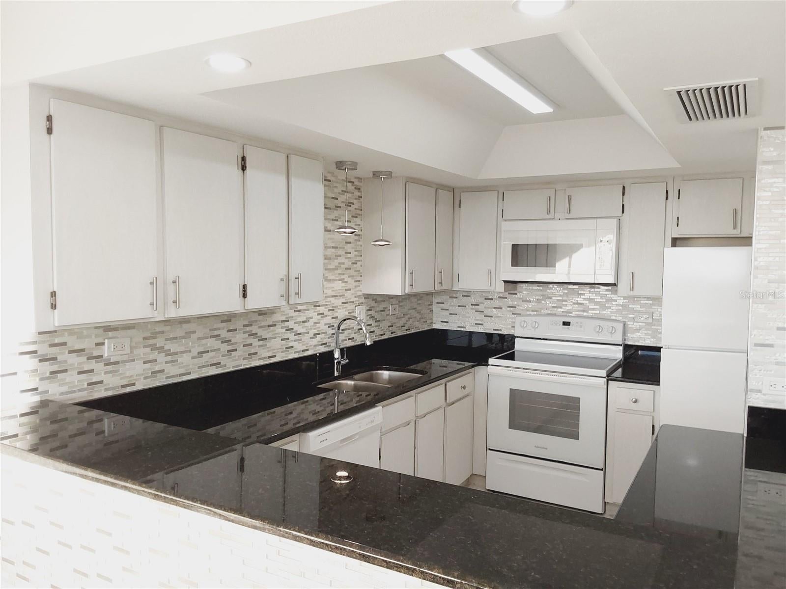 500 TREASURE ISLAND CAUSEWAY 502