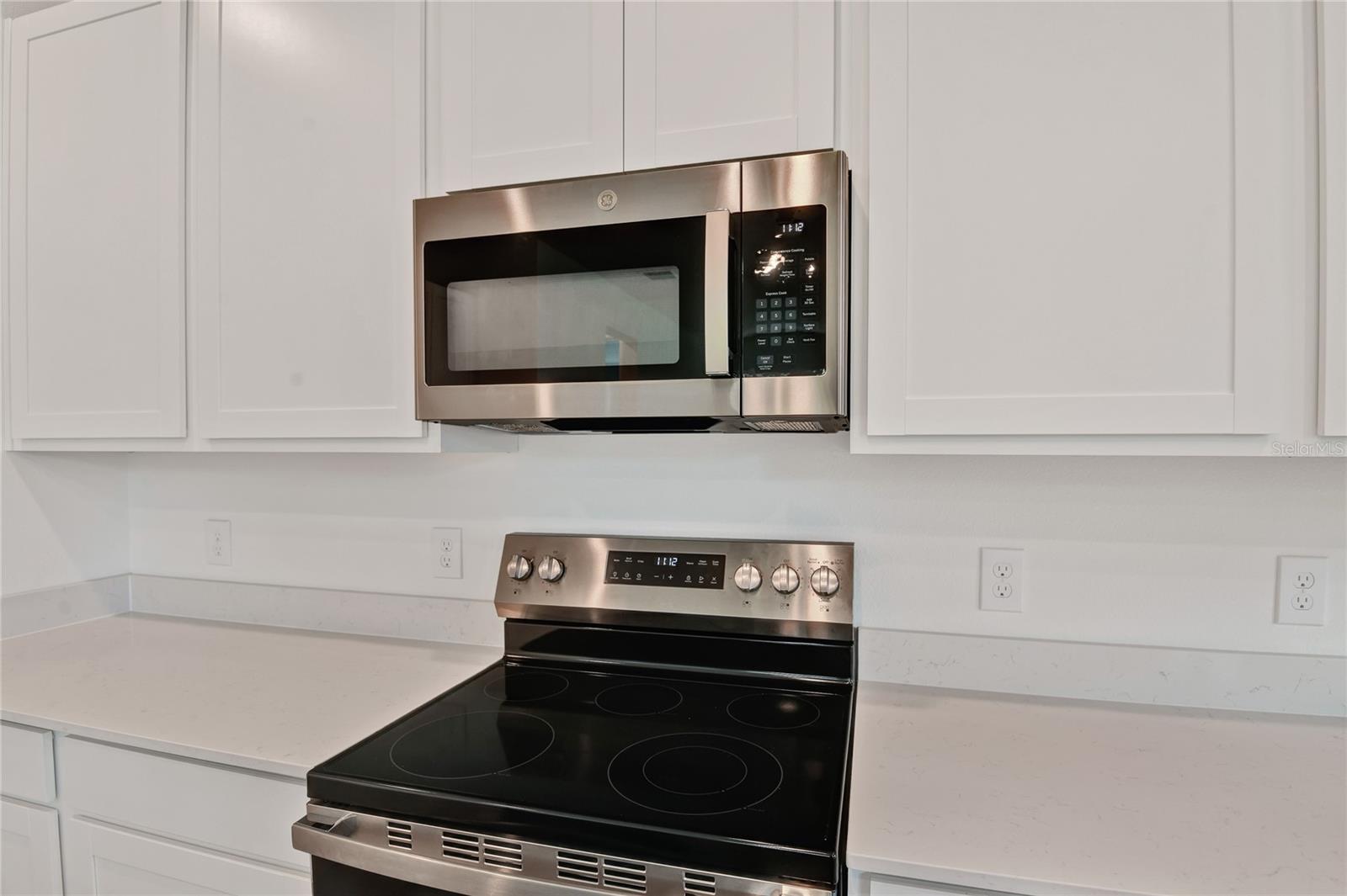 SEASONS AT SHORES OF LAKE DELL - Residential