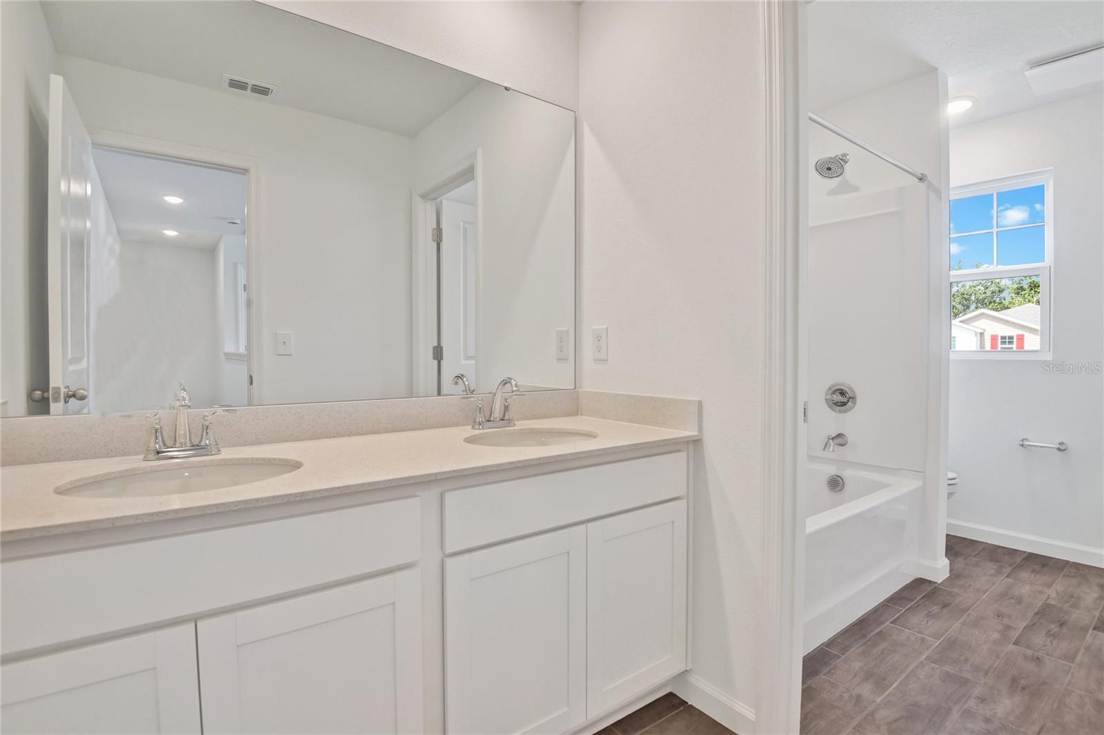 SEASONS AT SHORES OF LAKE DELL - Residential