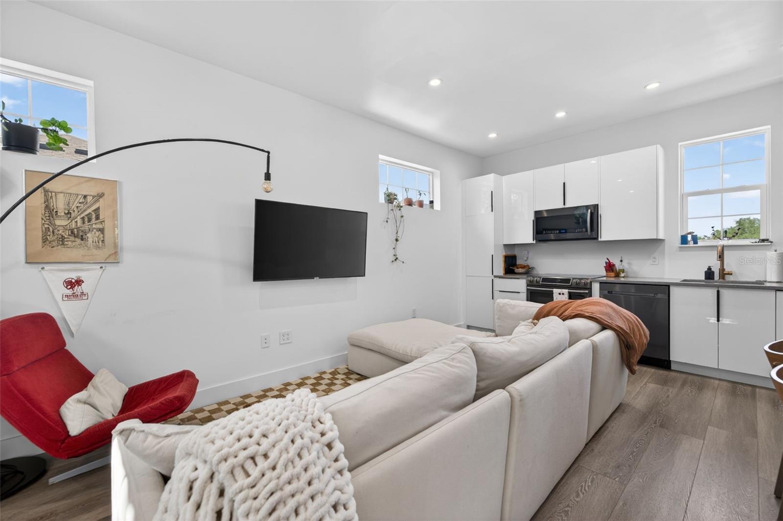 CHICAGO SUB 2 - Residential