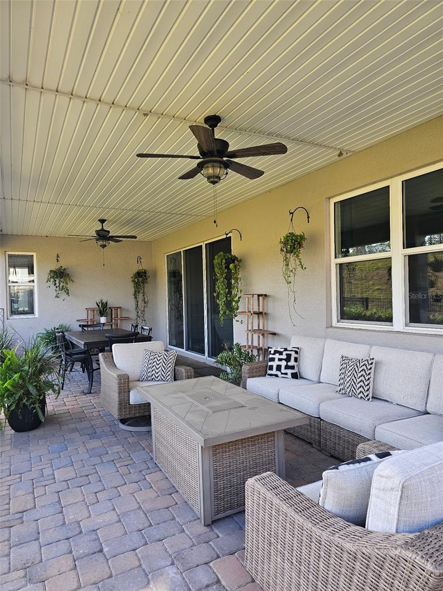 1227 VICTORIA HILLS
