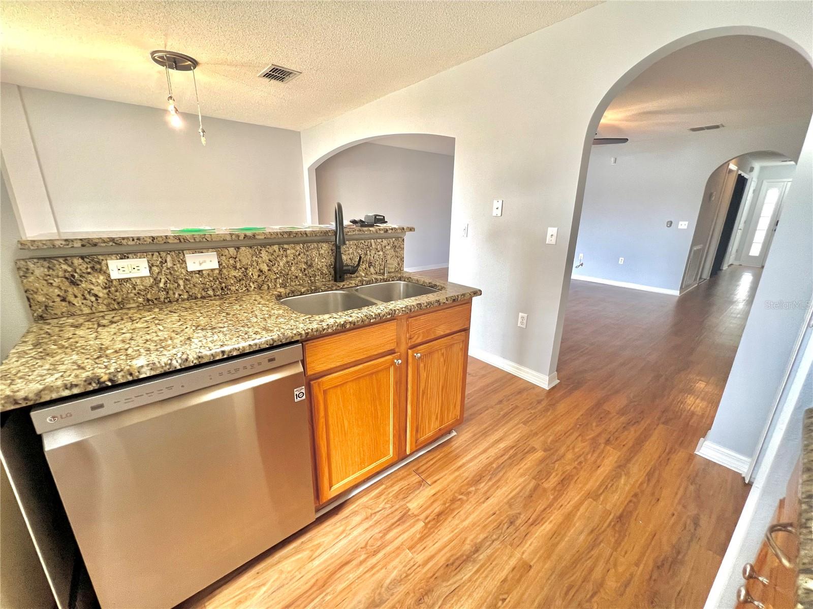 ASHBURN SQUARE TWNHMS - Residential Lease