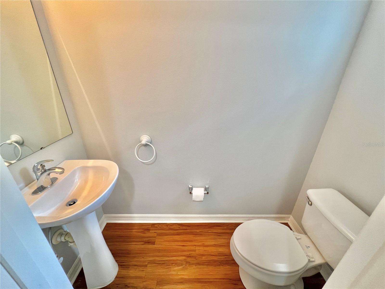 ASHBURN SQUARE TWNHMS - Residential Lease