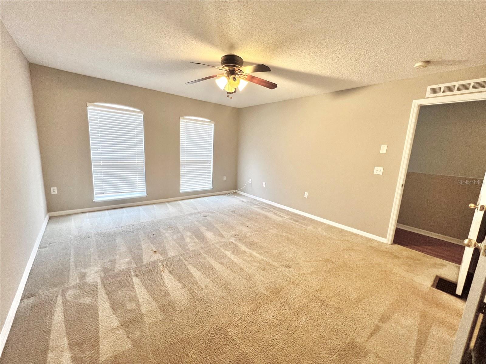 ASHBURN SQUARE TWNHMS - Residential Lease