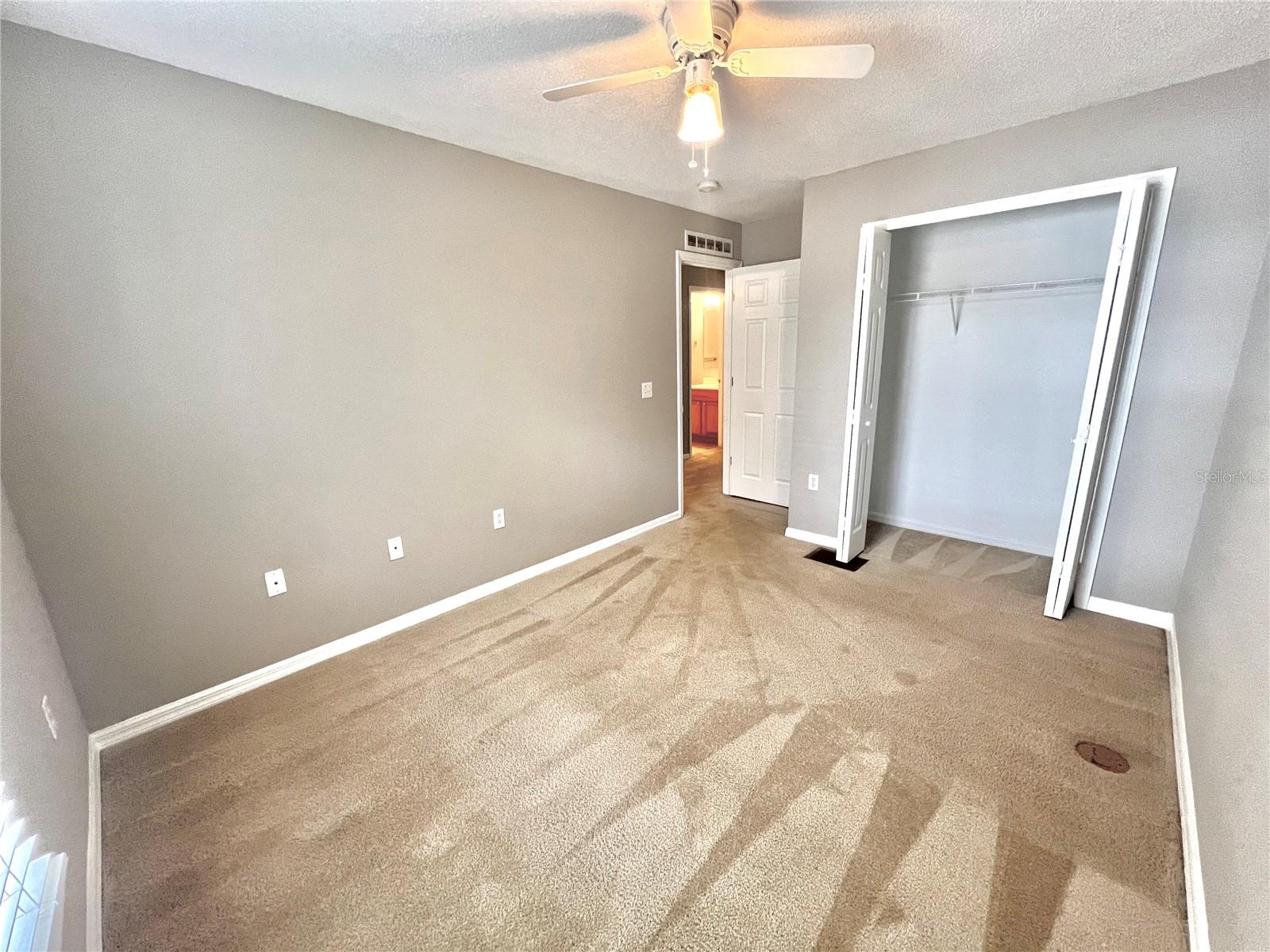 ASHBURN SQUARE TWNHMS - Residential Lease