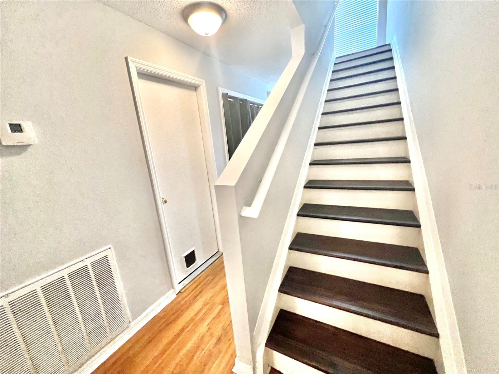 ASHBURN SQUARE TWNHMS - Residential Lease