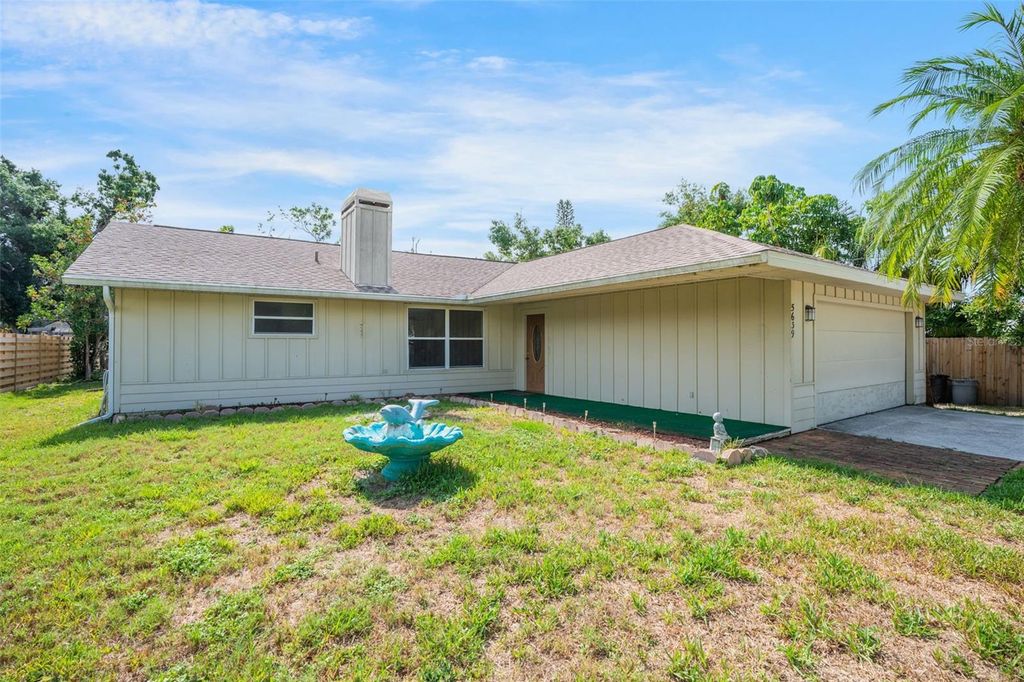 Photo of 5639 Blount Avenue, Sarasota, FL 34231 (MLS # A4654033)