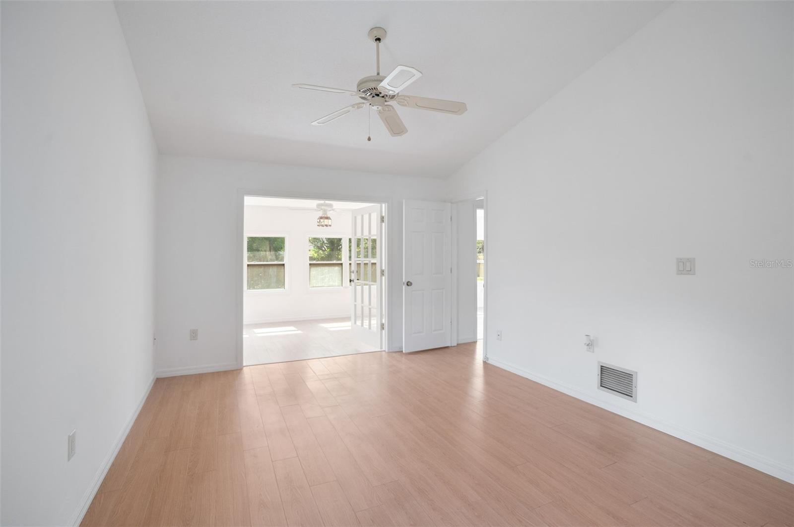 SARASOTA VENICE CO 09 37 18 - Residential