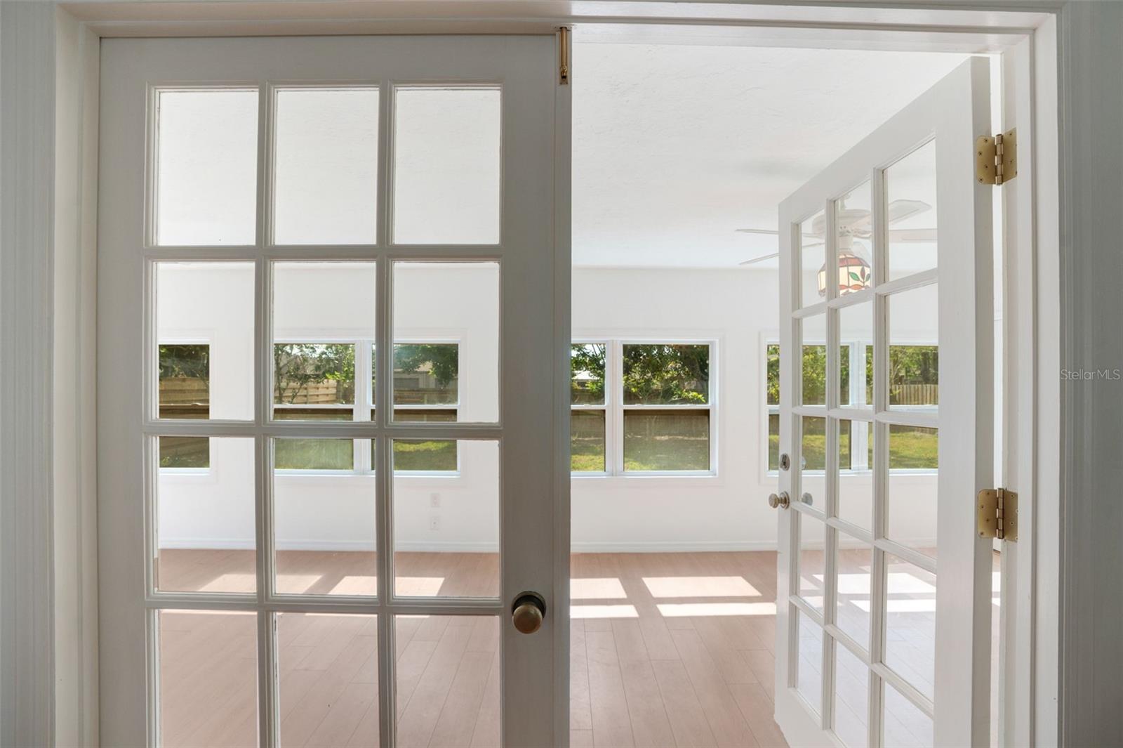 SARASOTA VENICE CO 09 37 18 - Residential