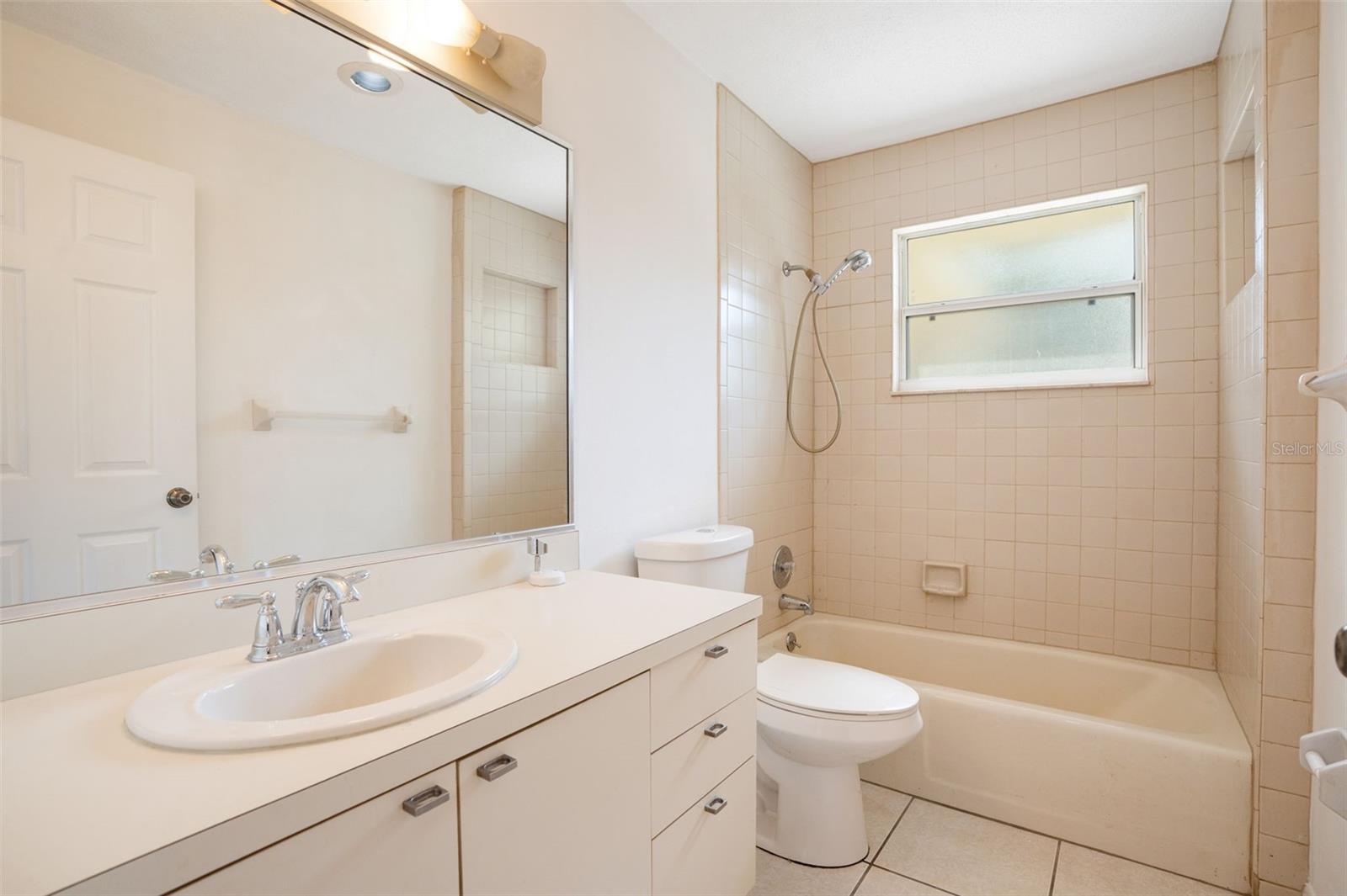 SARASOTA VENICE CO 09 37 18 - Residential