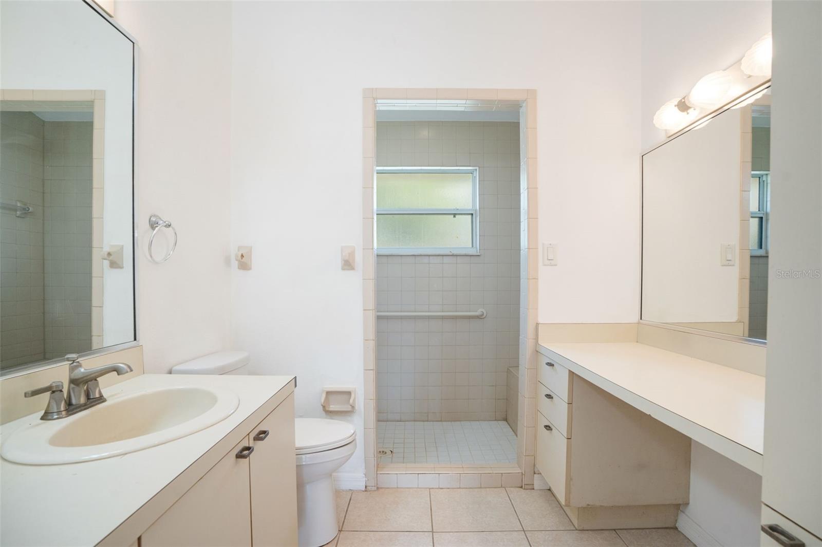 SARASOTA VENICE CO 09 37 18 - Residential