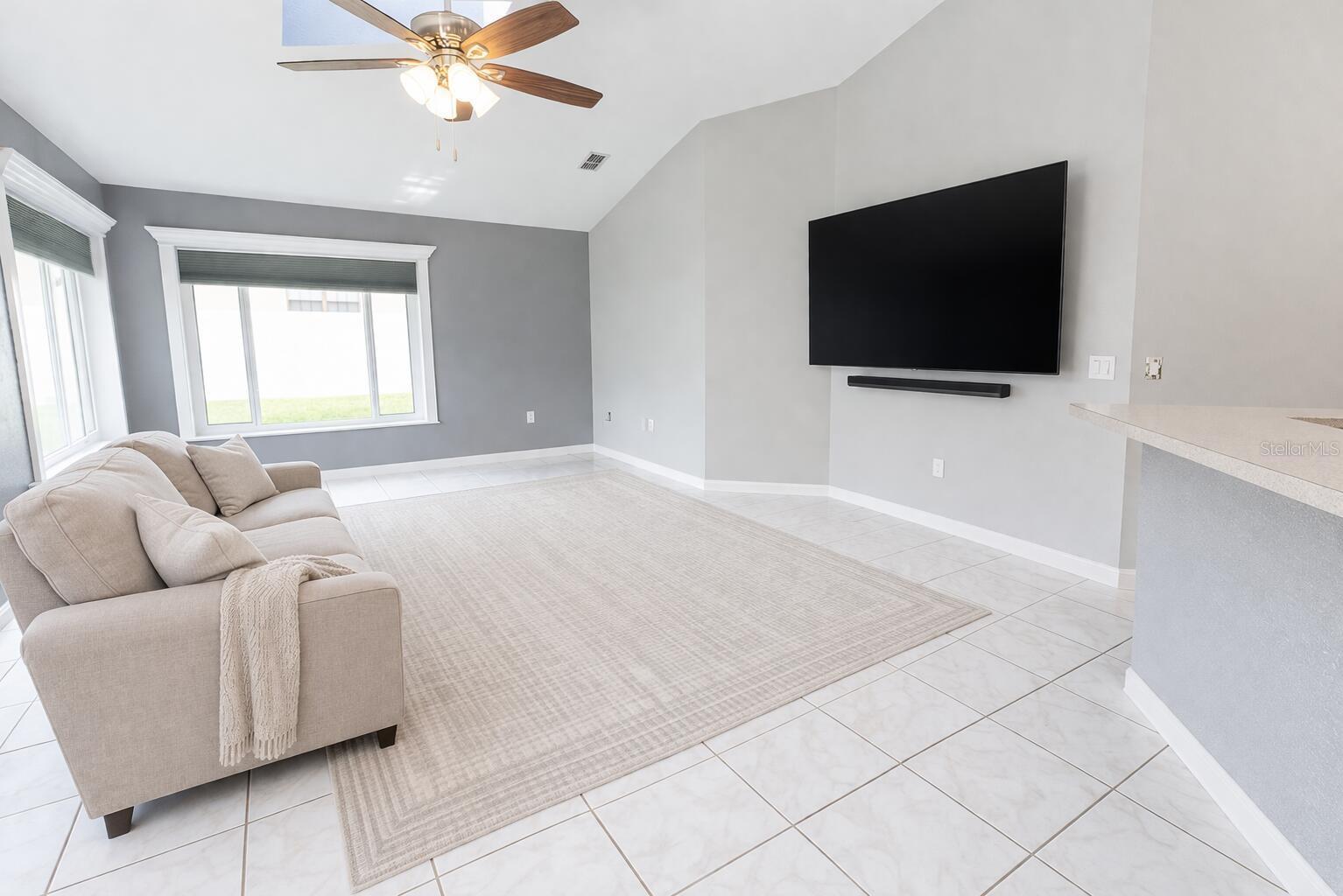 CARRIAGE HILL - Residential